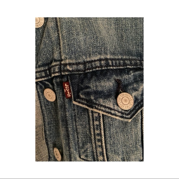 Women’s Levi’s Denim Jacket - Picture 4 of 4